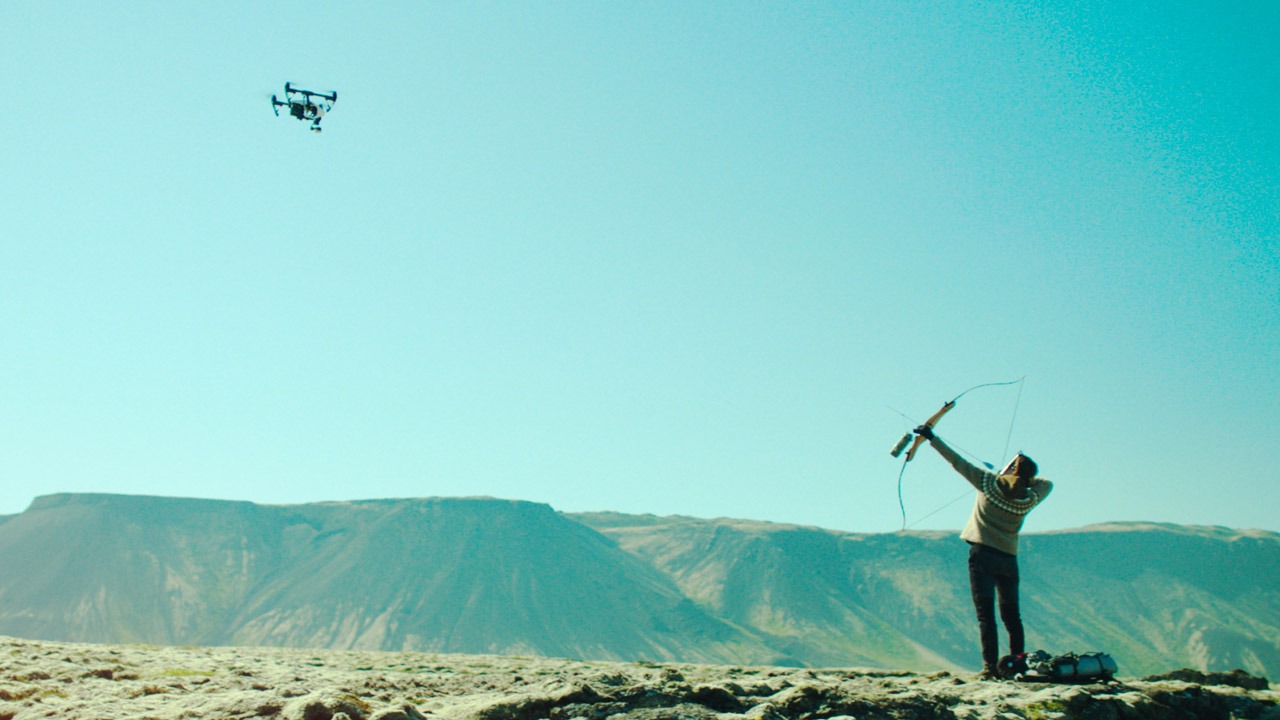 La donna elettrica (Kona fer í stríð)